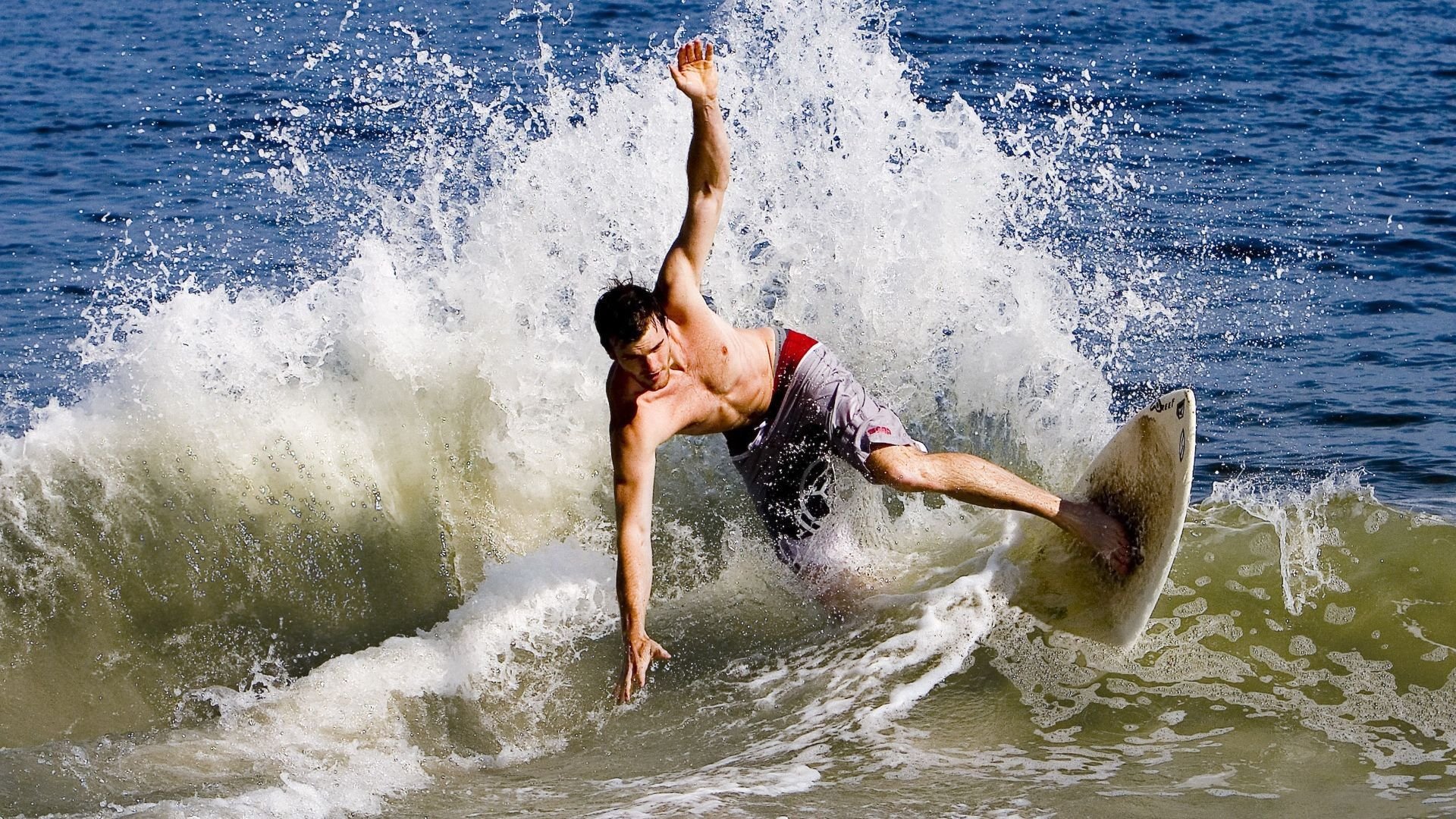 爱游戏官方入口-全运会志愿者培训展现青年风采，全运会志愿者培训累不累